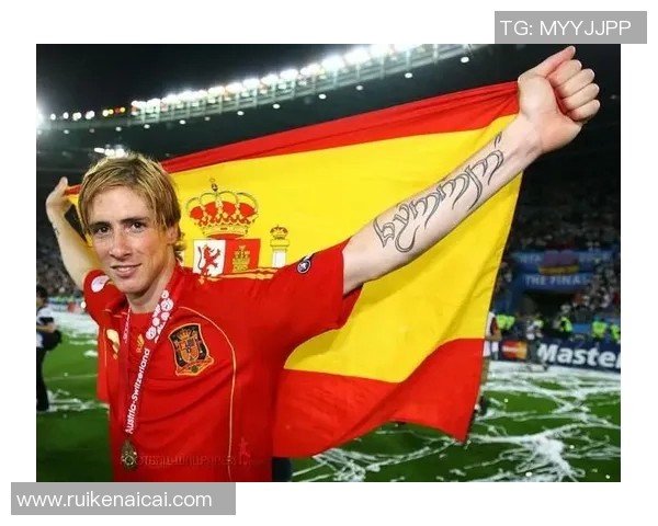 足球明星虽矮却风采依旧高清图片展现独特魅力与个性